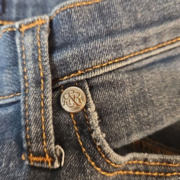 Rock & Republic Womens Berlin Size 12L Jeans Embossed Pocket Stars Logo … - Picture 4 of 14